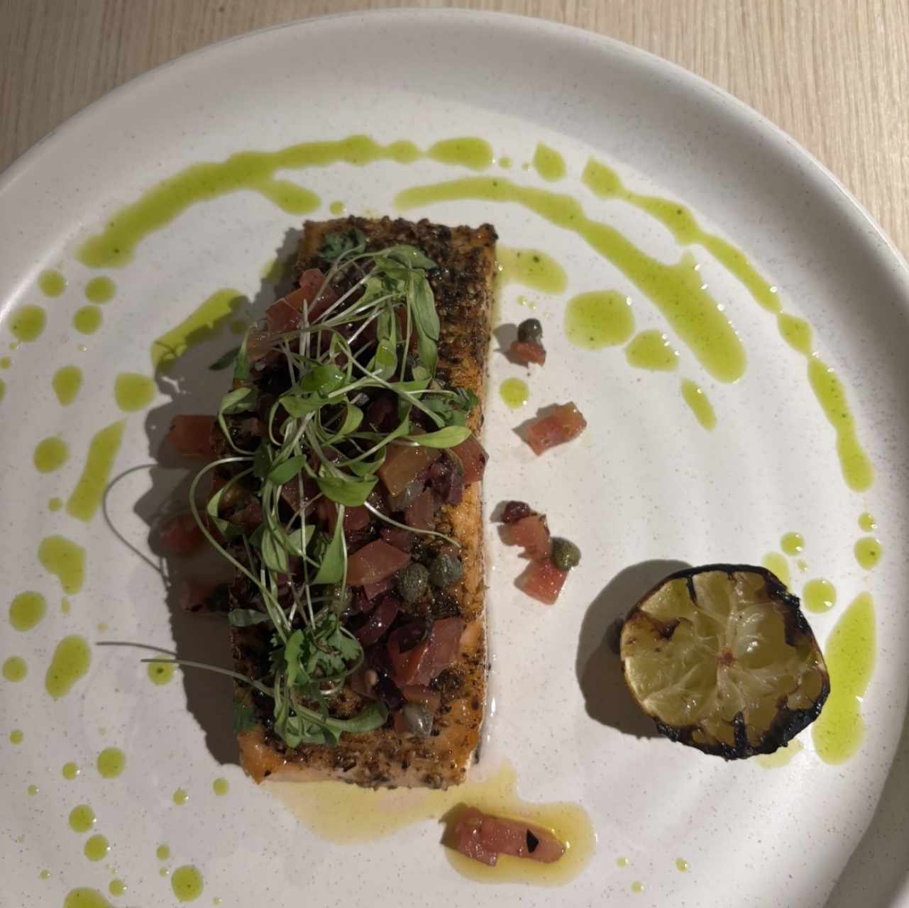 Platos Fuertes - Salmón Mediterráneo