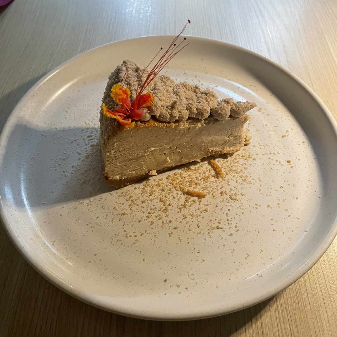 Cinnamon roll cheesecake 
