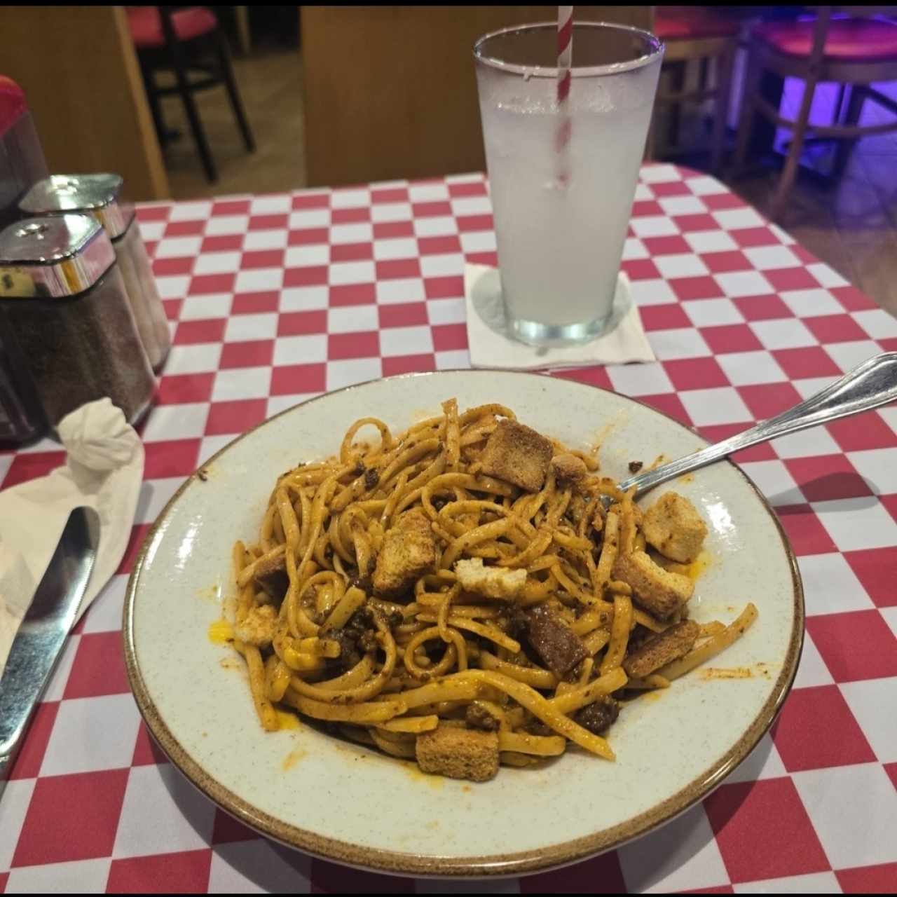 Pasta con carne molida