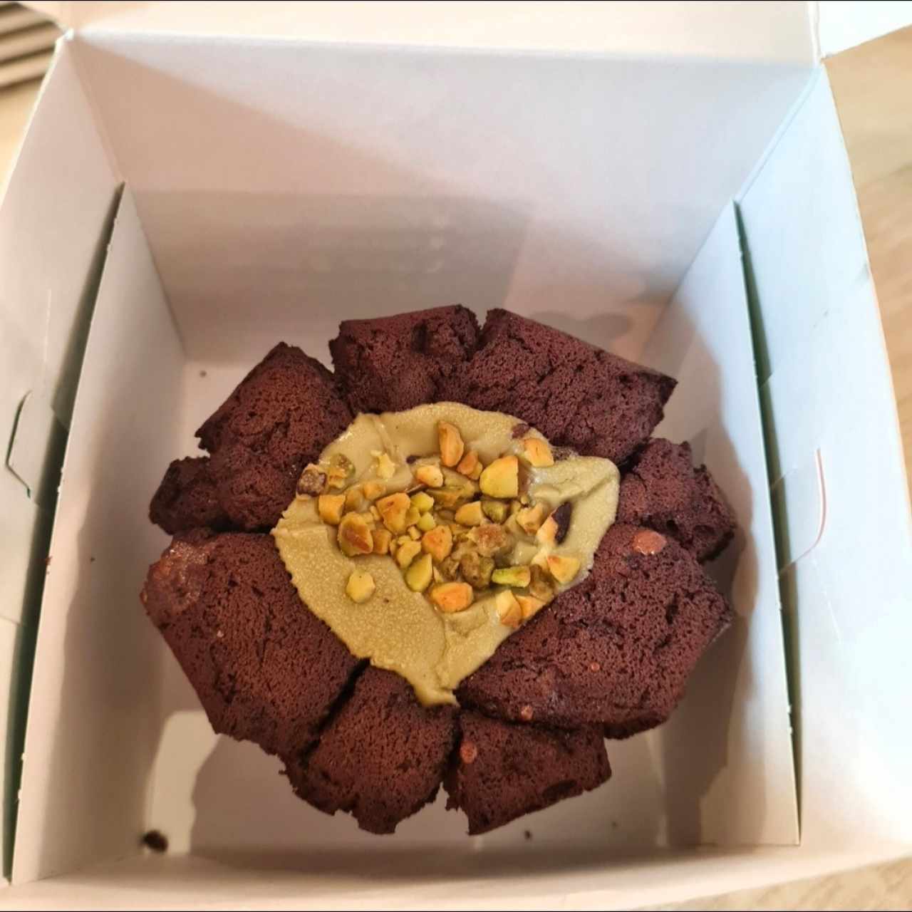 Volcán de chocolate relleno de pistacho 