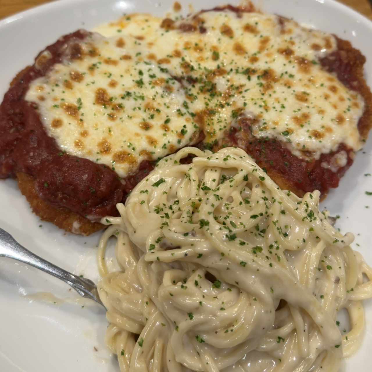 Classic Entreés - Chicken Parmigiana