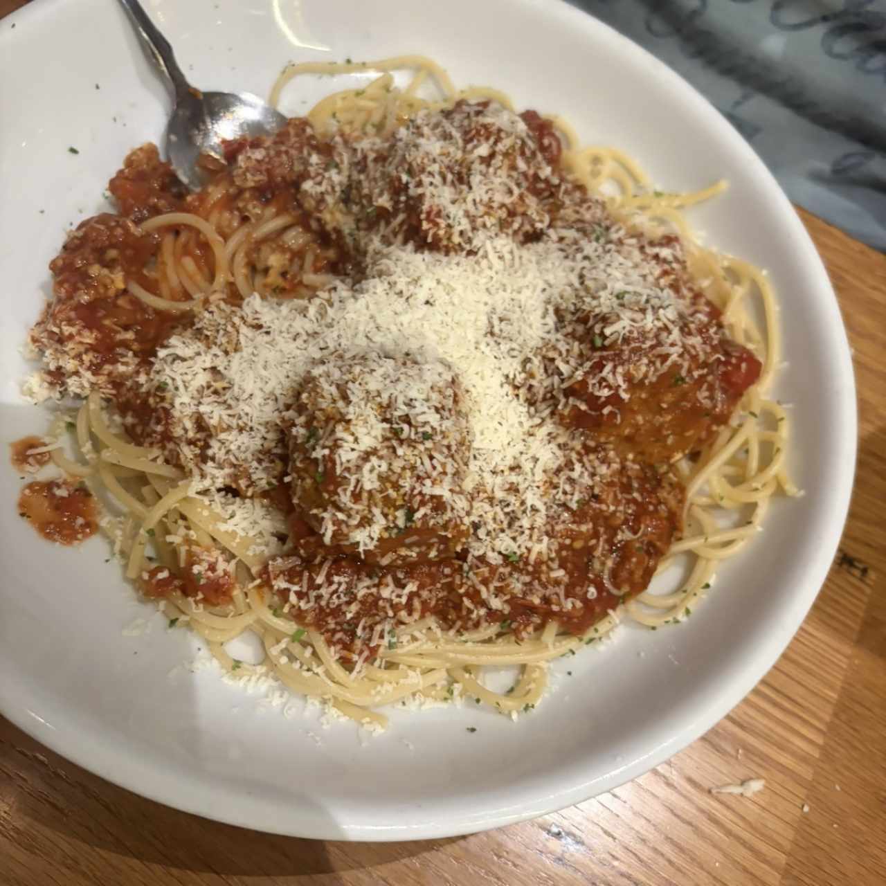 Classic Entreés - Spaguetti & Meatballs