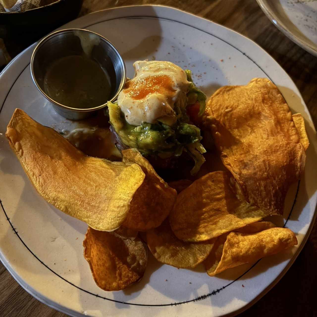 Tartar de Atun estaba delicioso con chips de Camote 