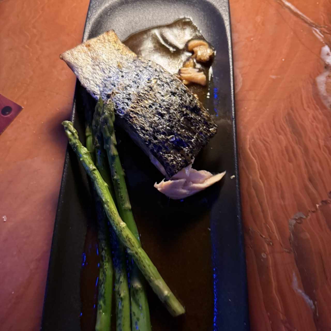 SALMÓN A LA ROBATA