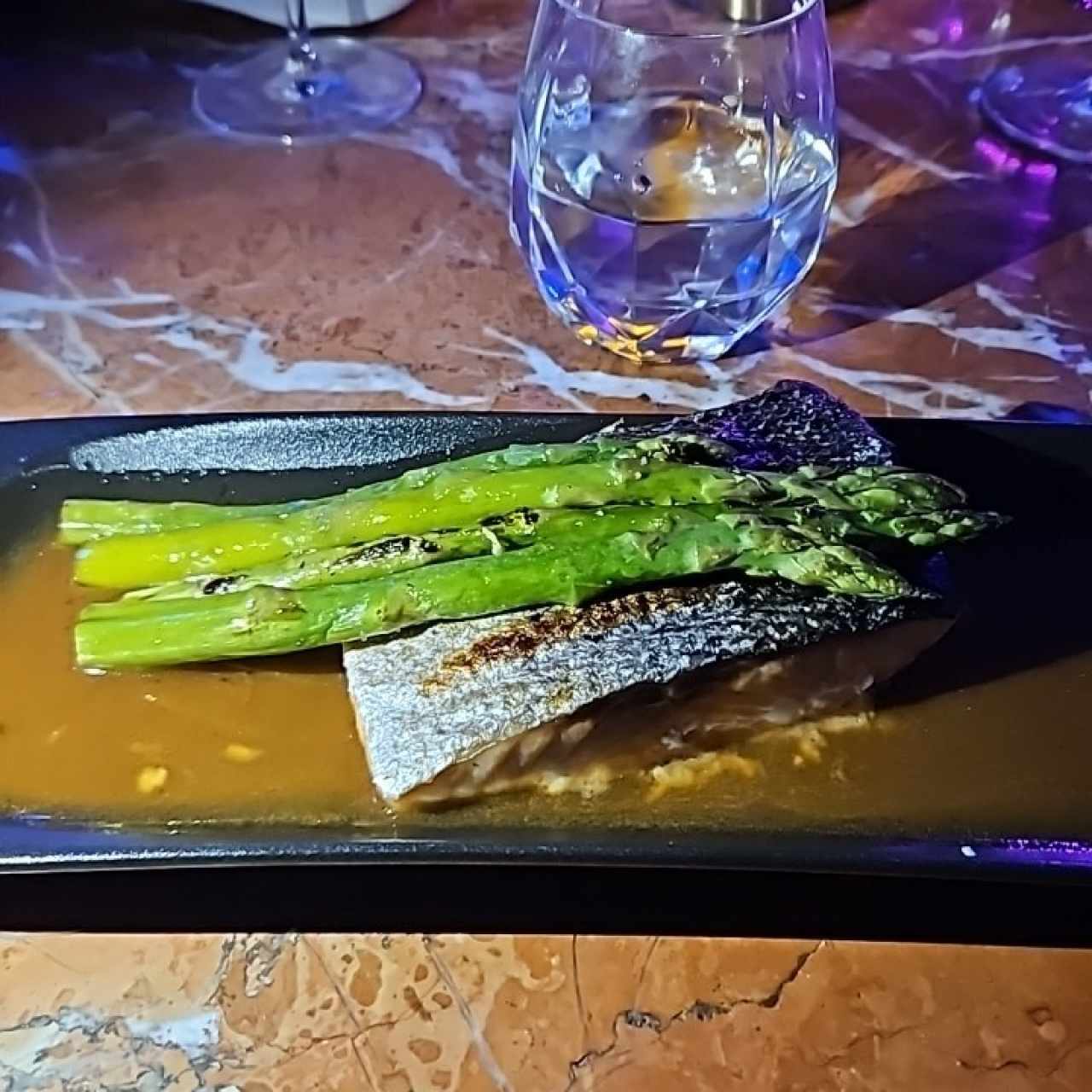 SALMÓN A LA ROBATA