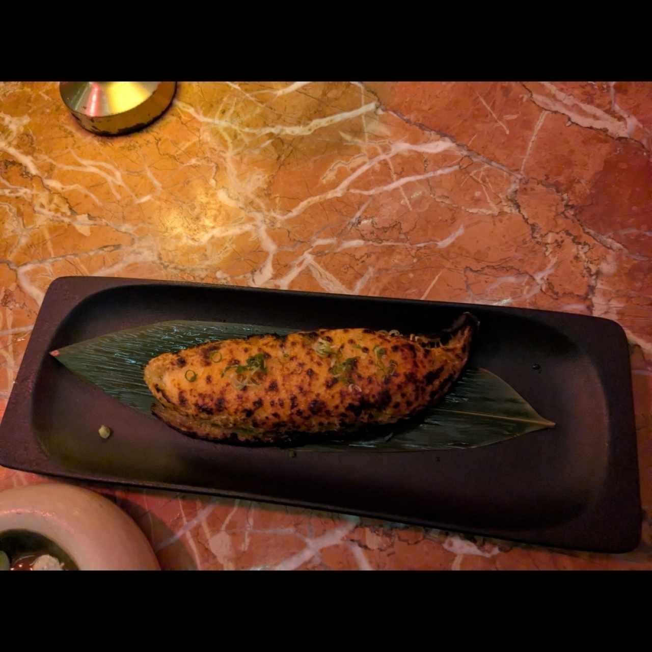 PLÁTANO MADURO A LA BRASA