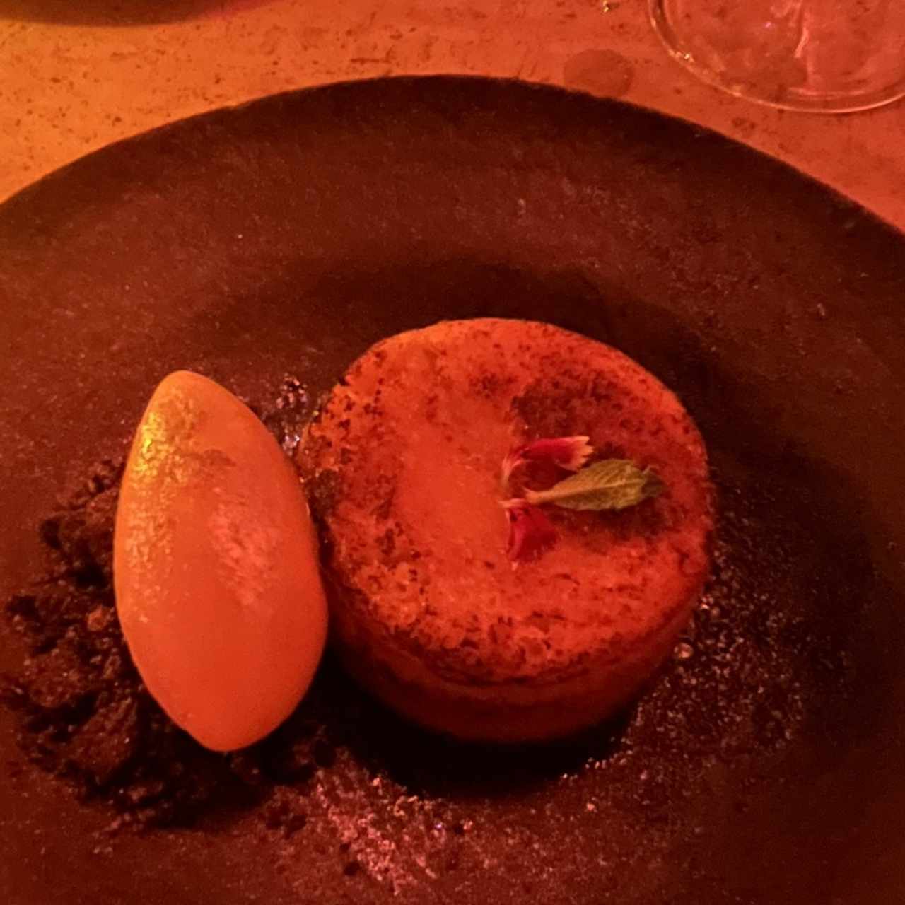 Postre de chocolate blanco