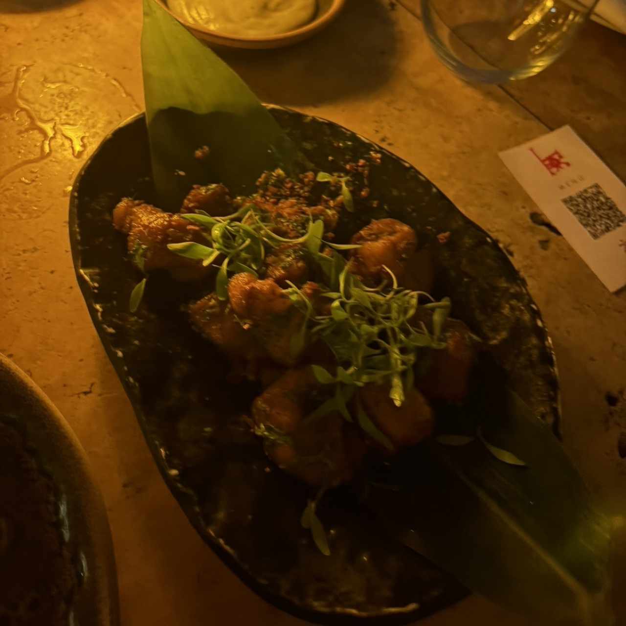 Bites pork 
