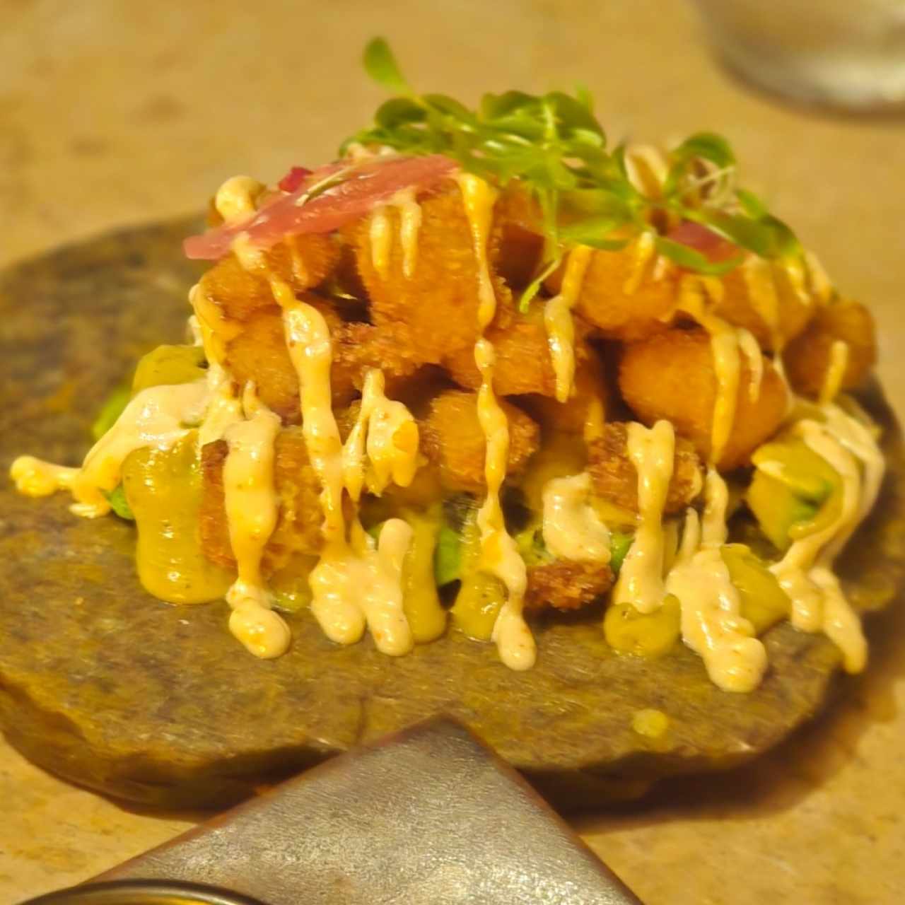 CEVICHE DE AGUACATE Y PALMITO AHUMADO