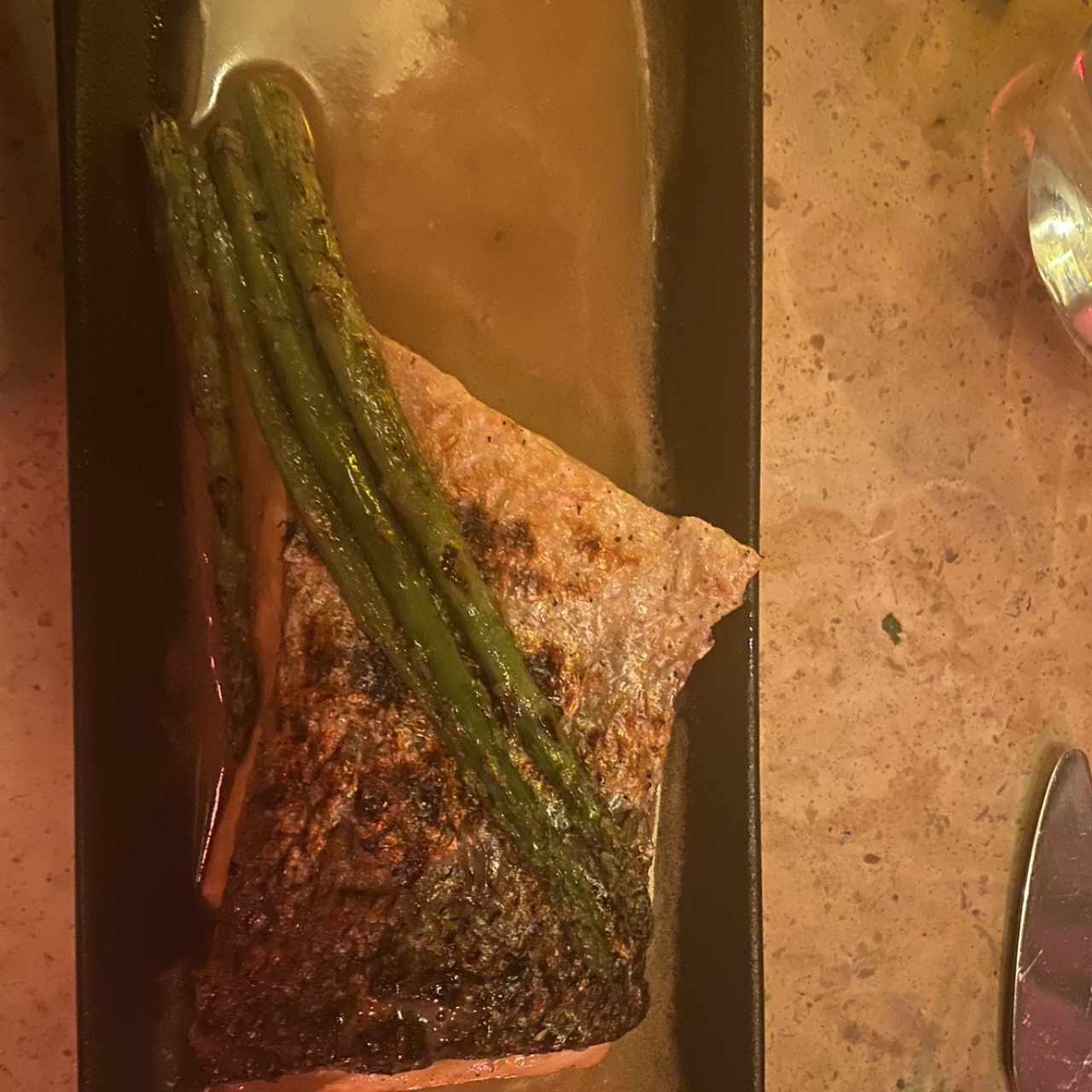 SALMÓN A LA ROBATA