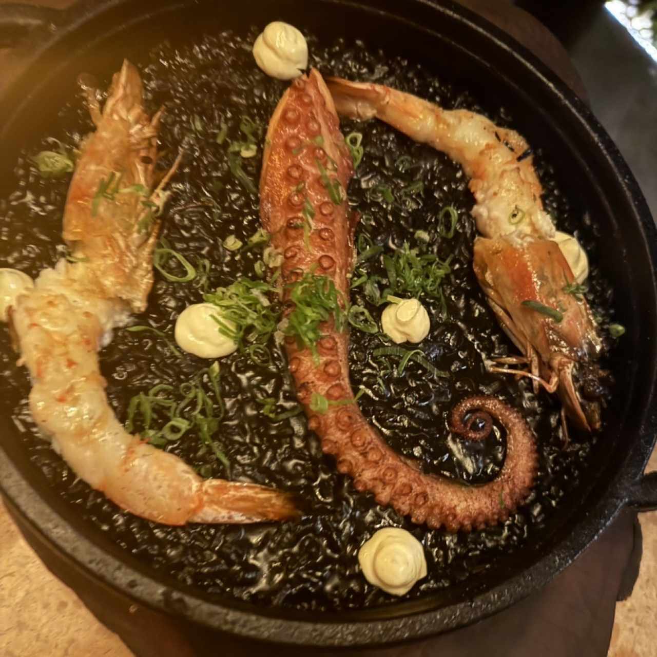 ARROZ NEGRO DE PULPO Y LANGOSTINO