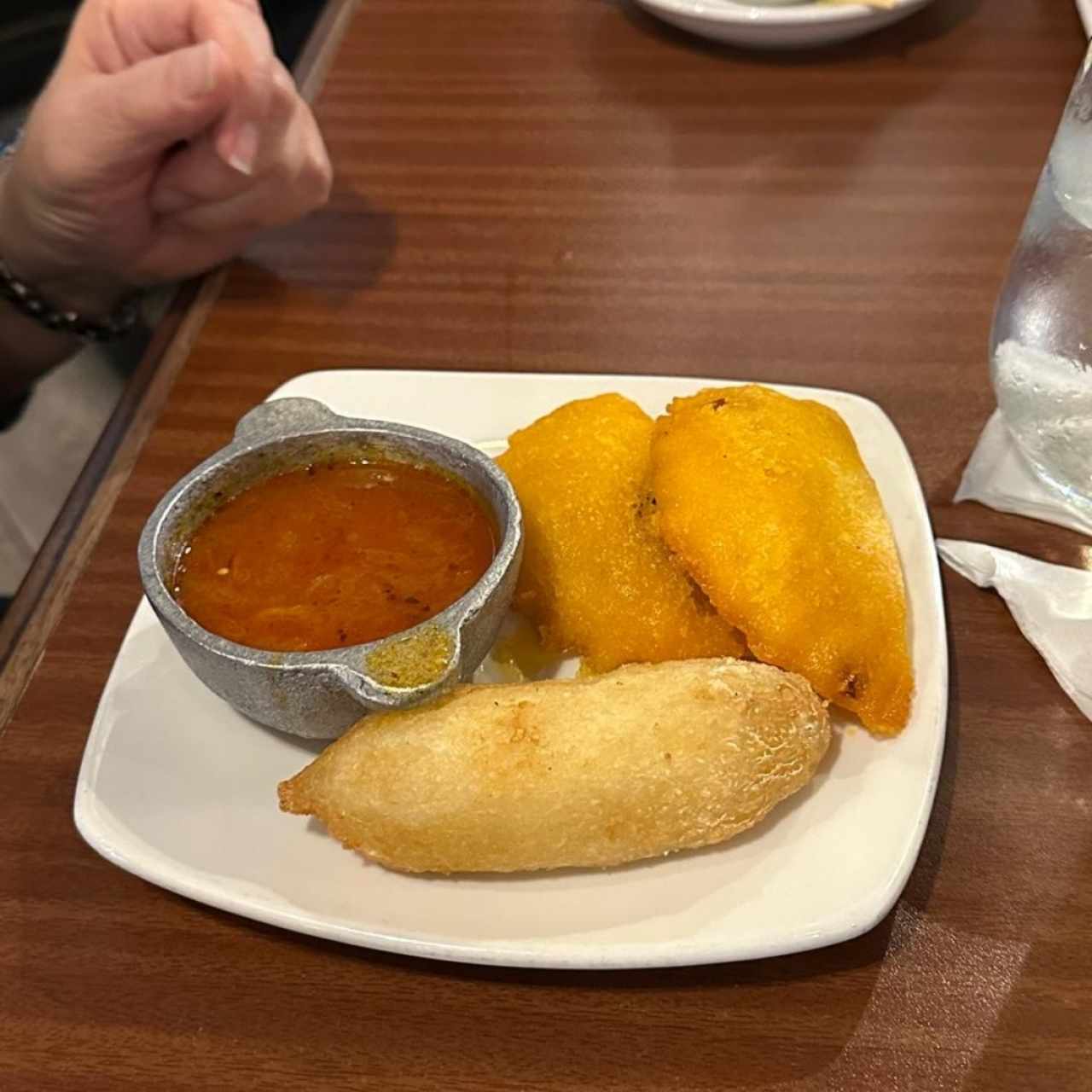 Carimañolas y empanadas ropa vieja 