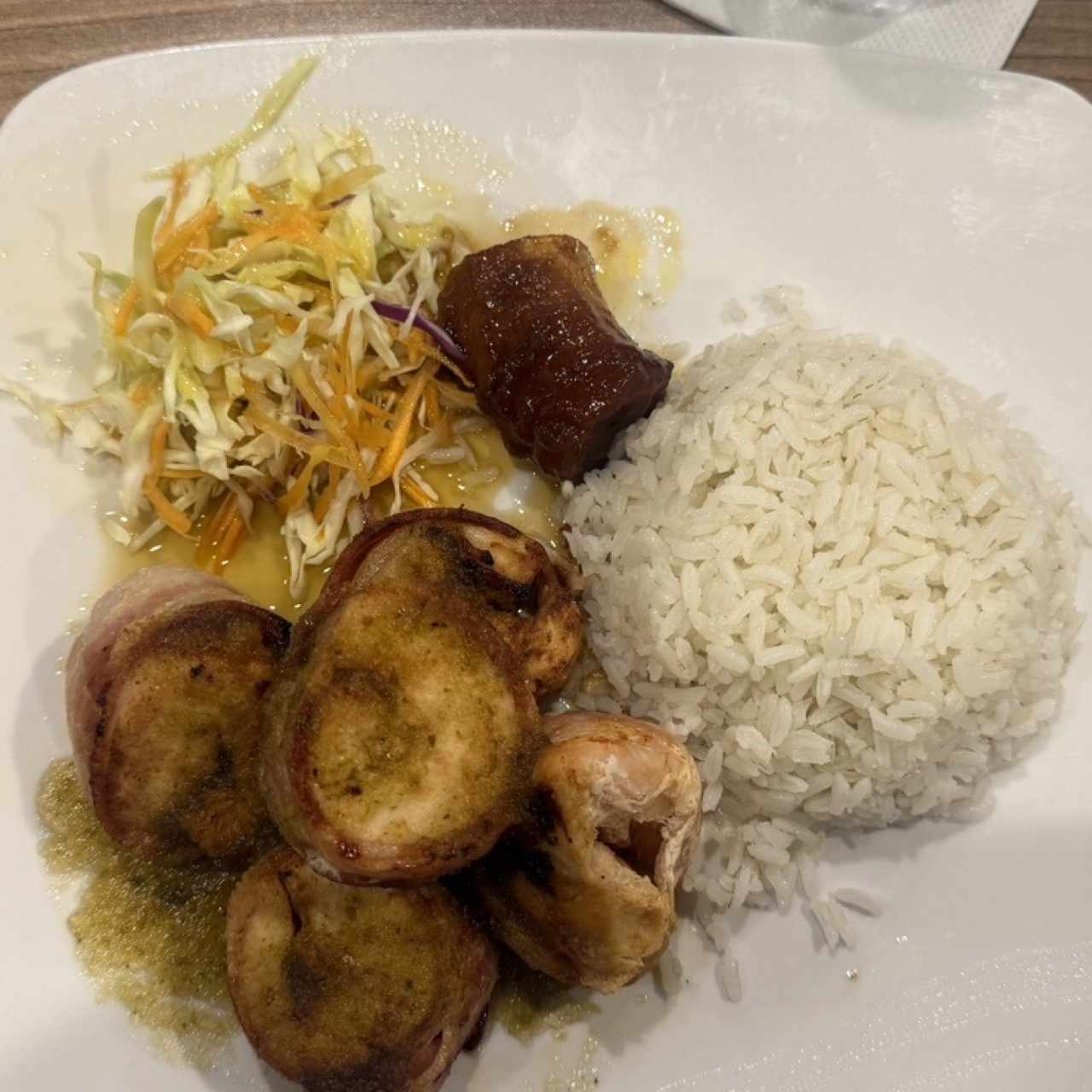 Pechuga de Pollo con Tocino y Sofrito Dulce