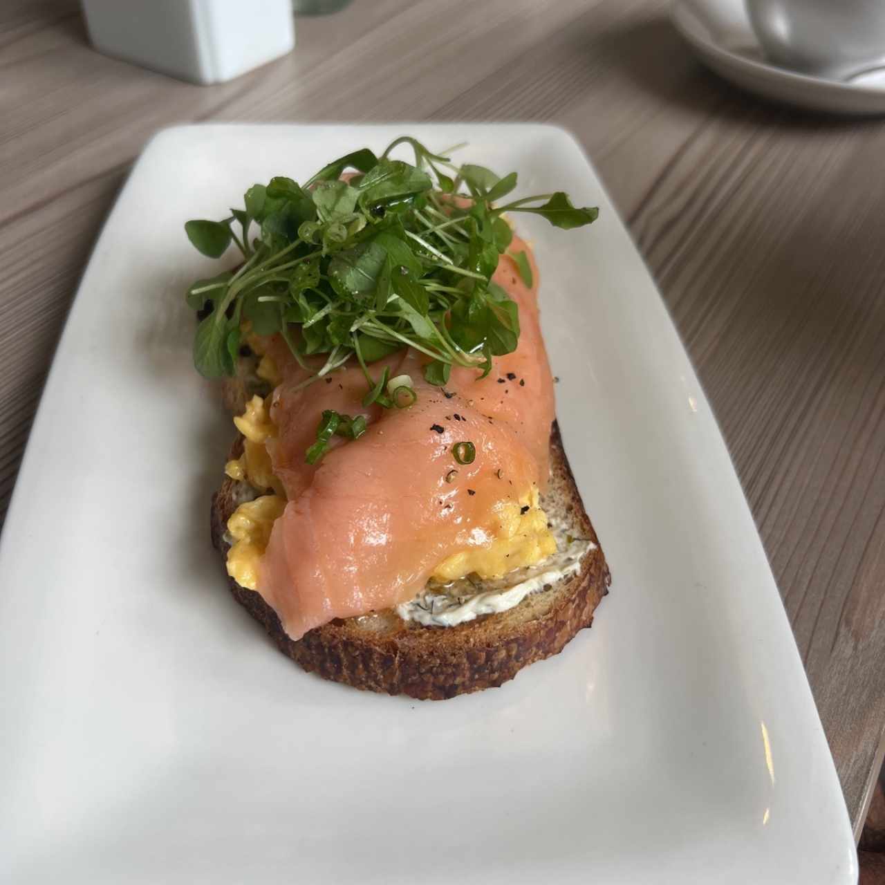 Huevos y Salmón Ahumado