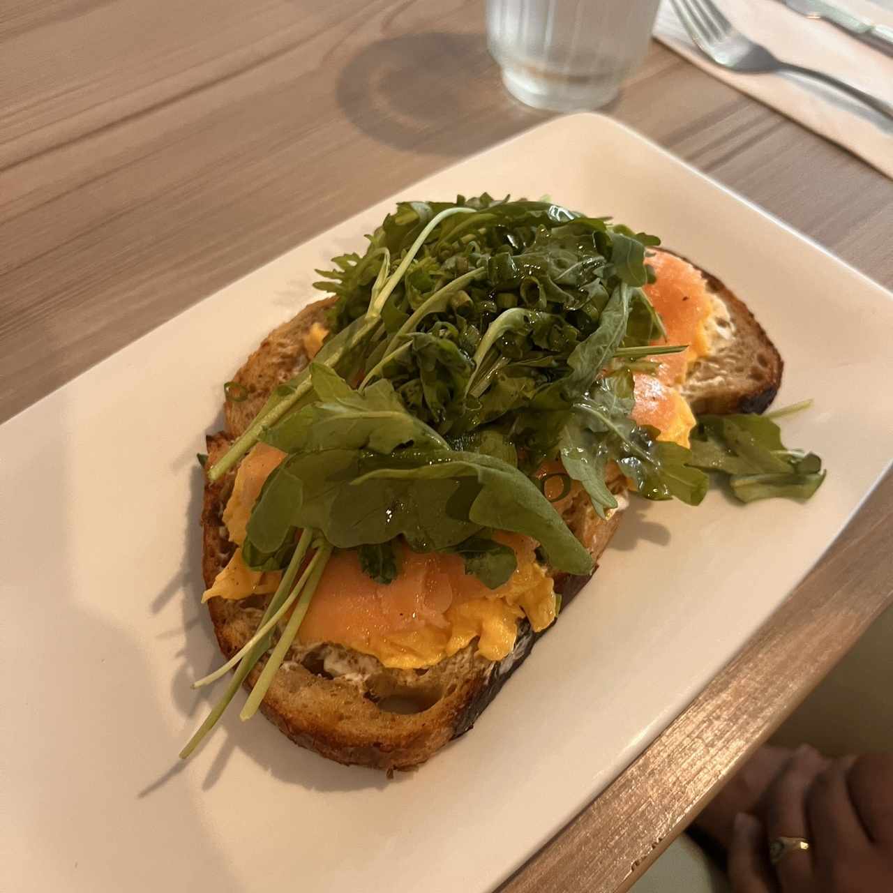 Huevos y Salmón Ahumado