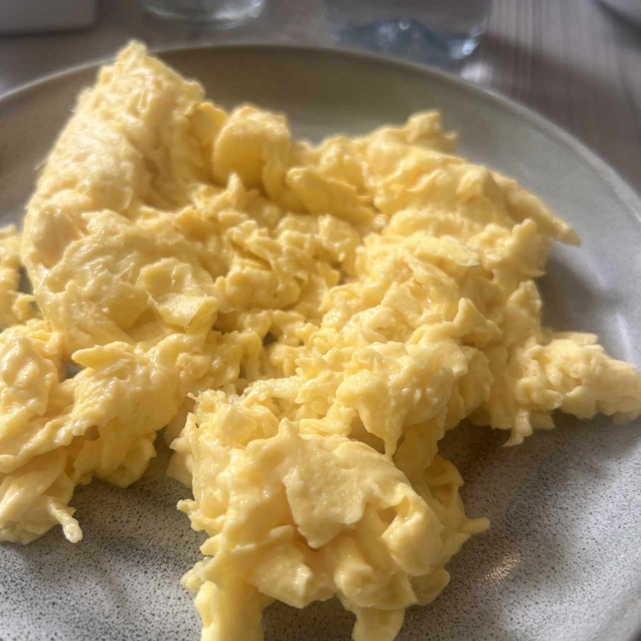 2 huevos revueltos 