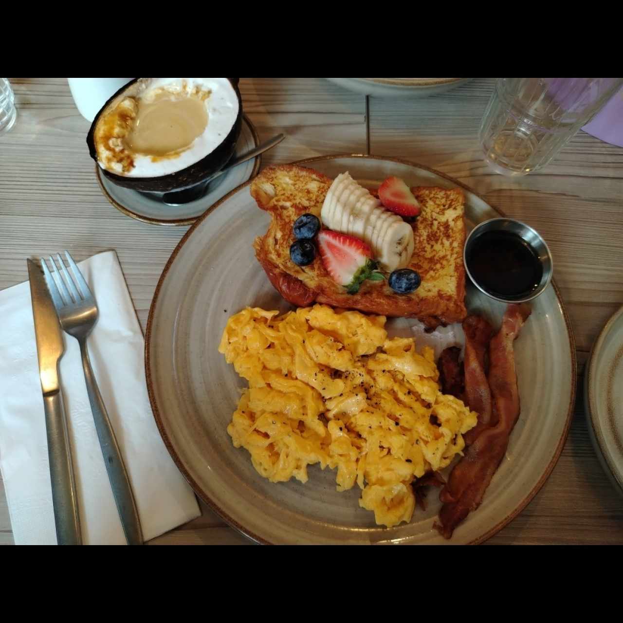 Brioche Toast y Frutos Rojos