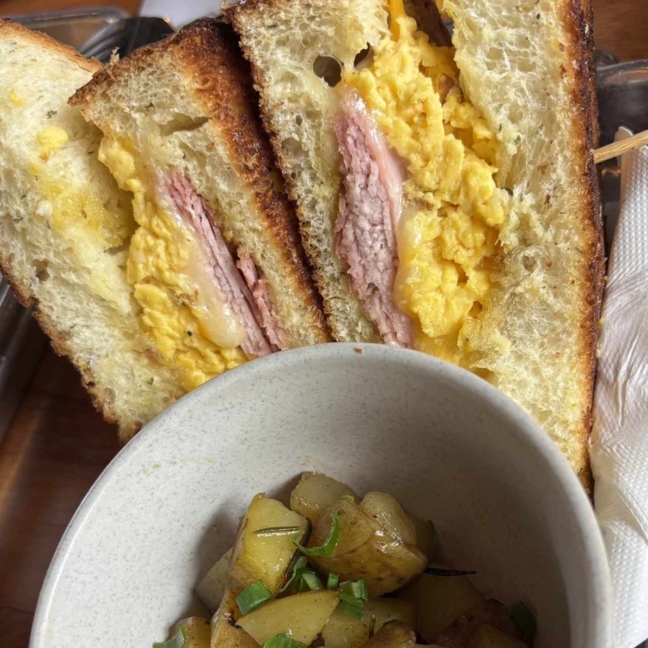 Breakfast sandwich 