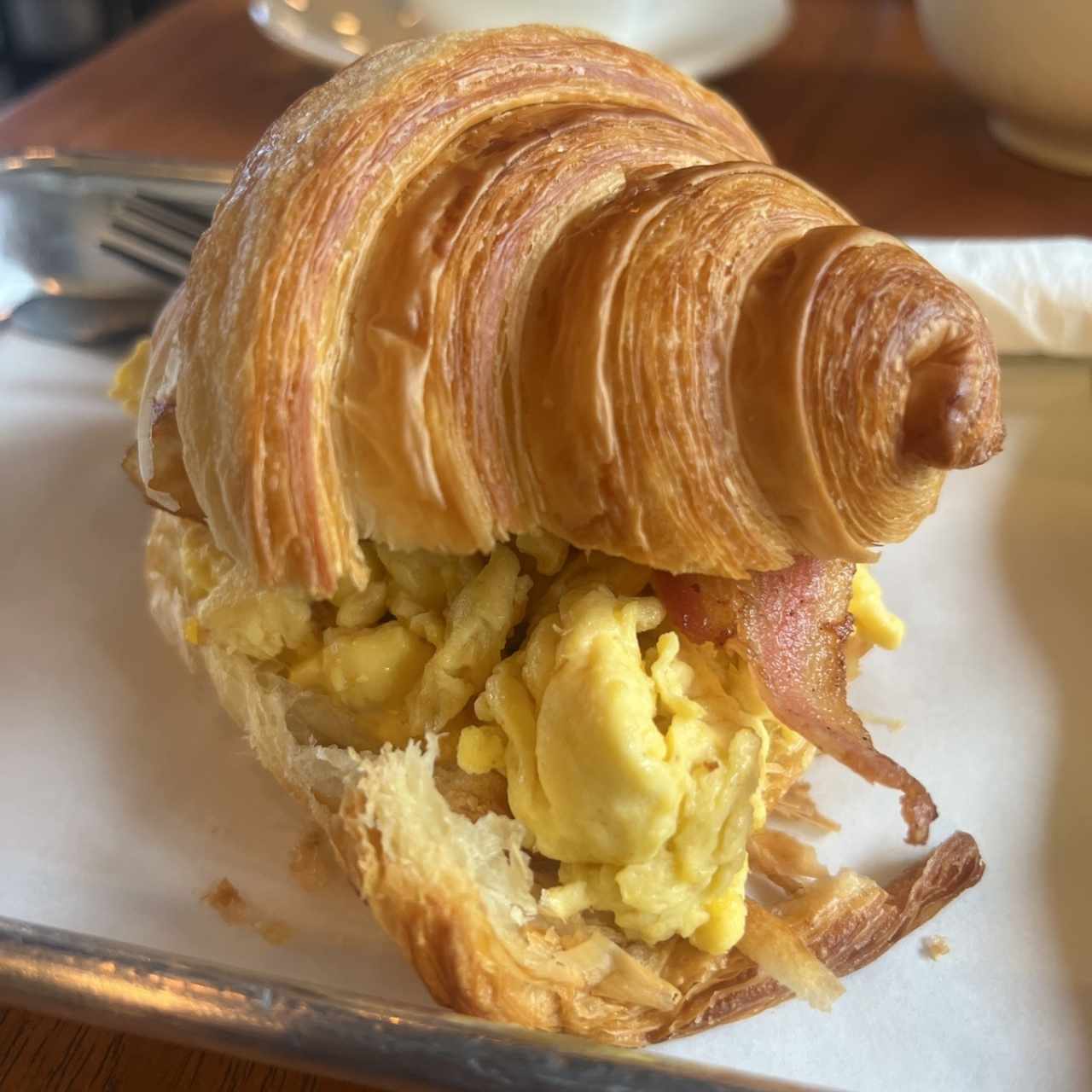 Croissant de Tocino y Huevo