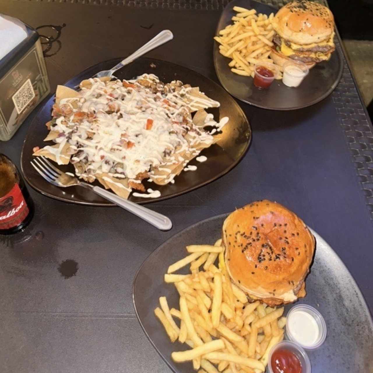 Platos Fuertes - CMC BURGER
