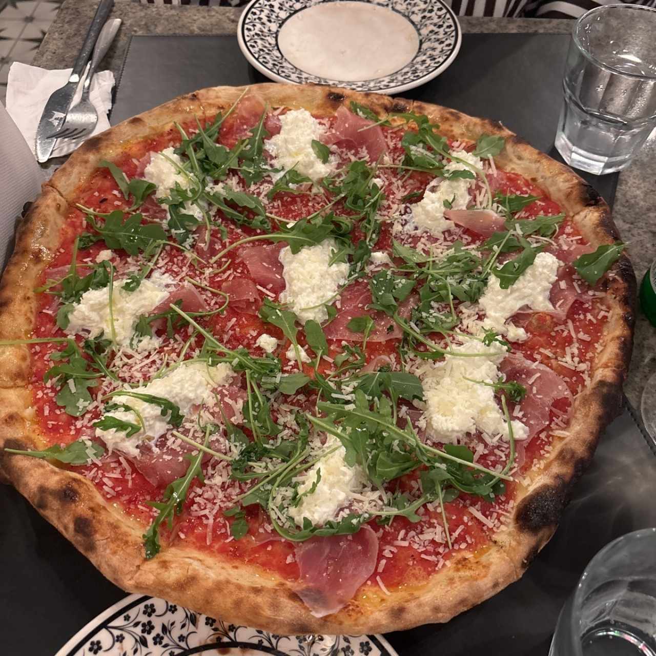Pizzas Rojas - Speck e Stracciatella