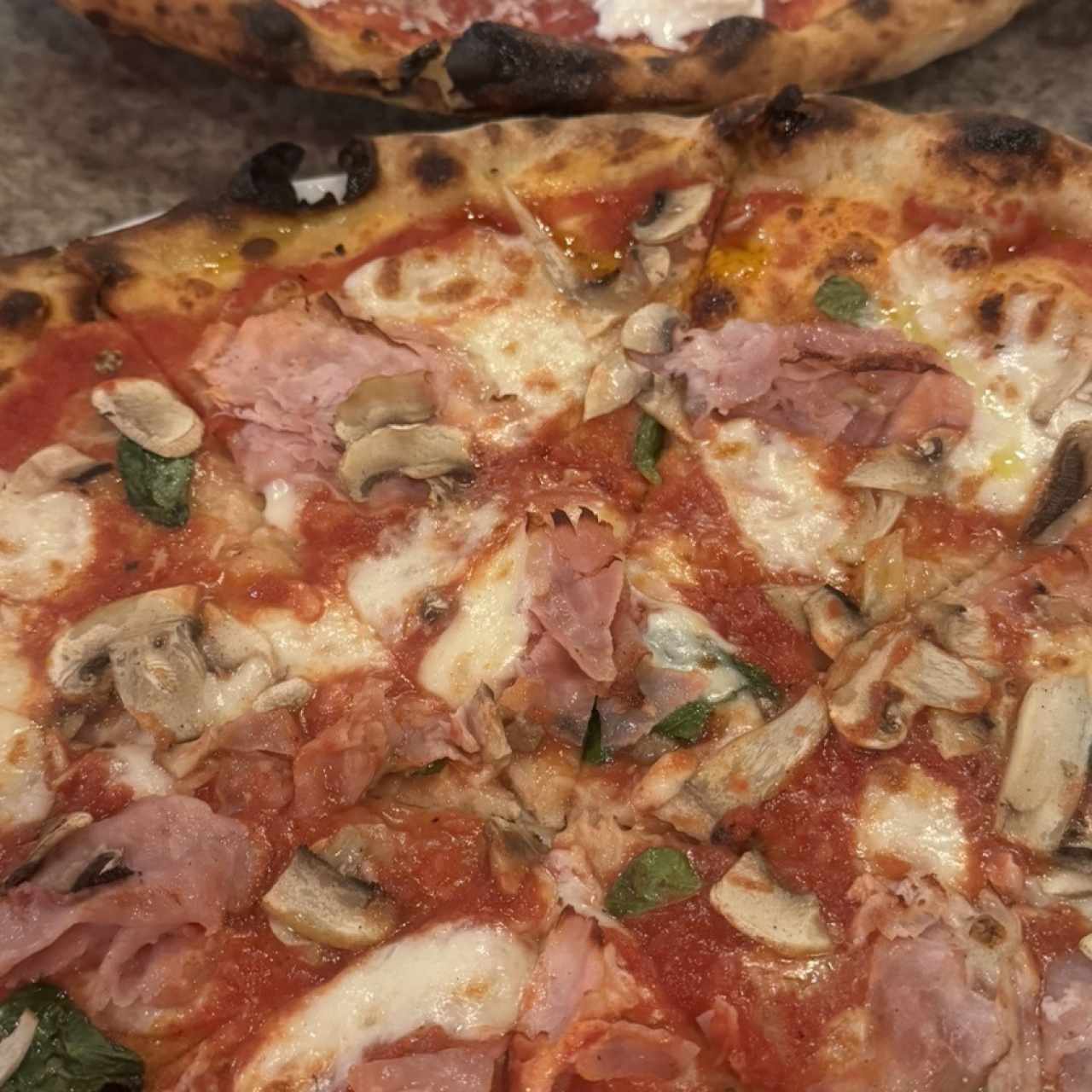 Pizzas Rojas - Cotto e Funghi