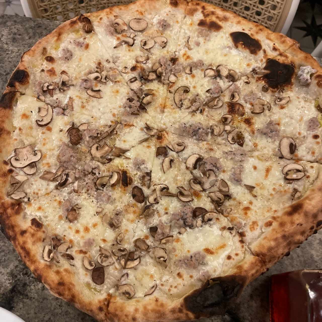 Pizzas Blancas - Salsiccia e Funghi