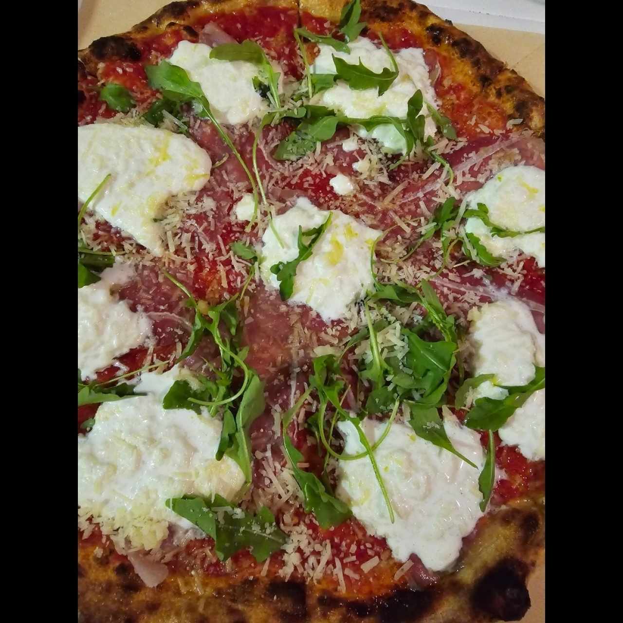 Pizzas Rojas - Speck e Stracciatella