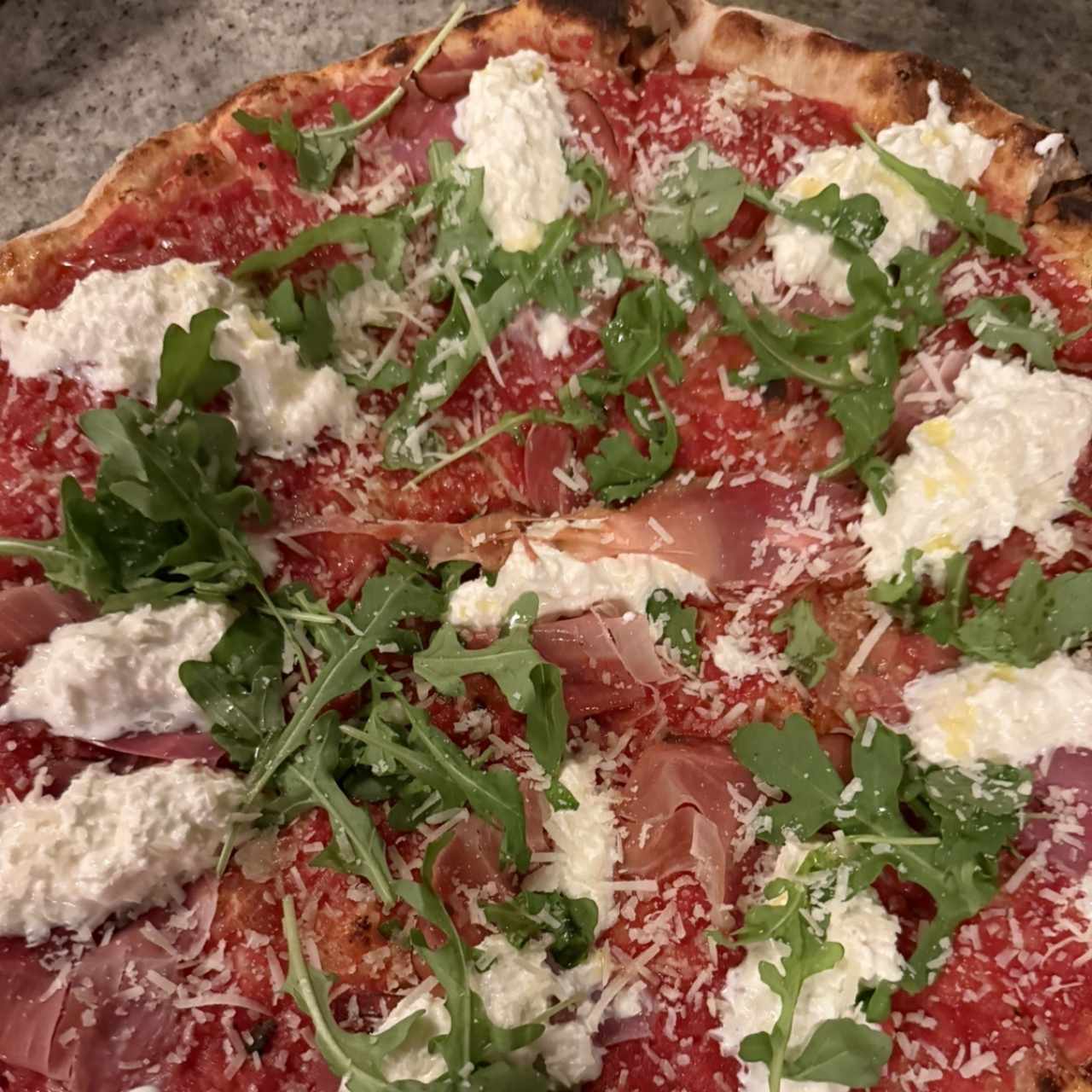 Pizzas Rojas - Speck e Stracciatella