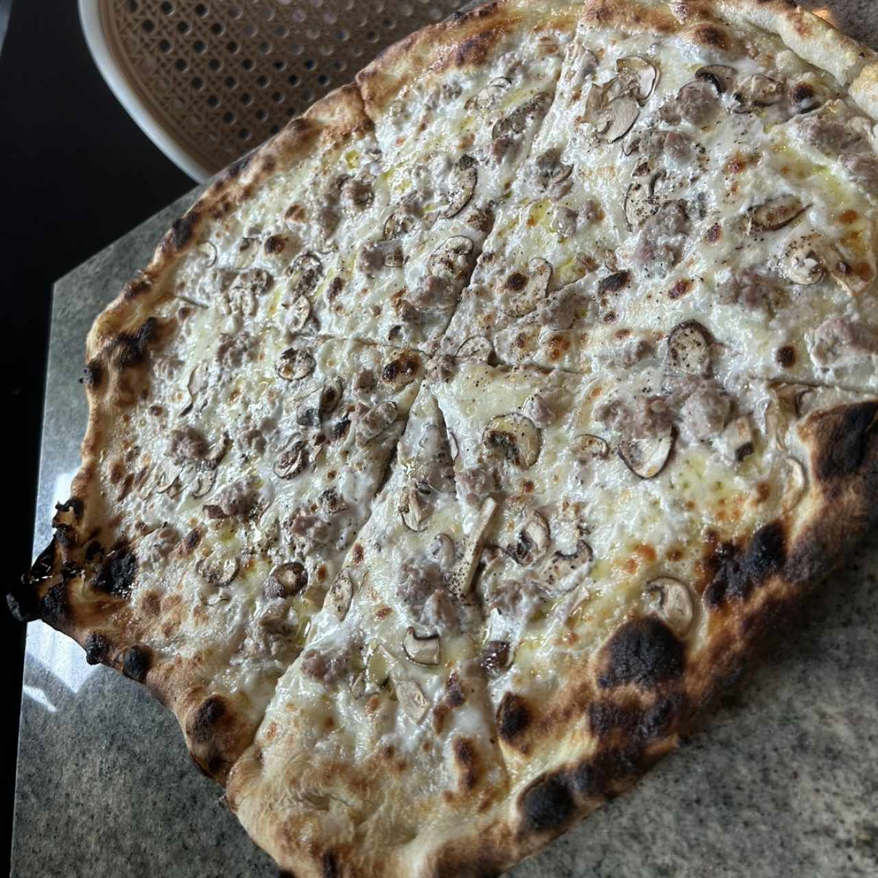 Pizzas Blancas - Salsiccia e Funghi