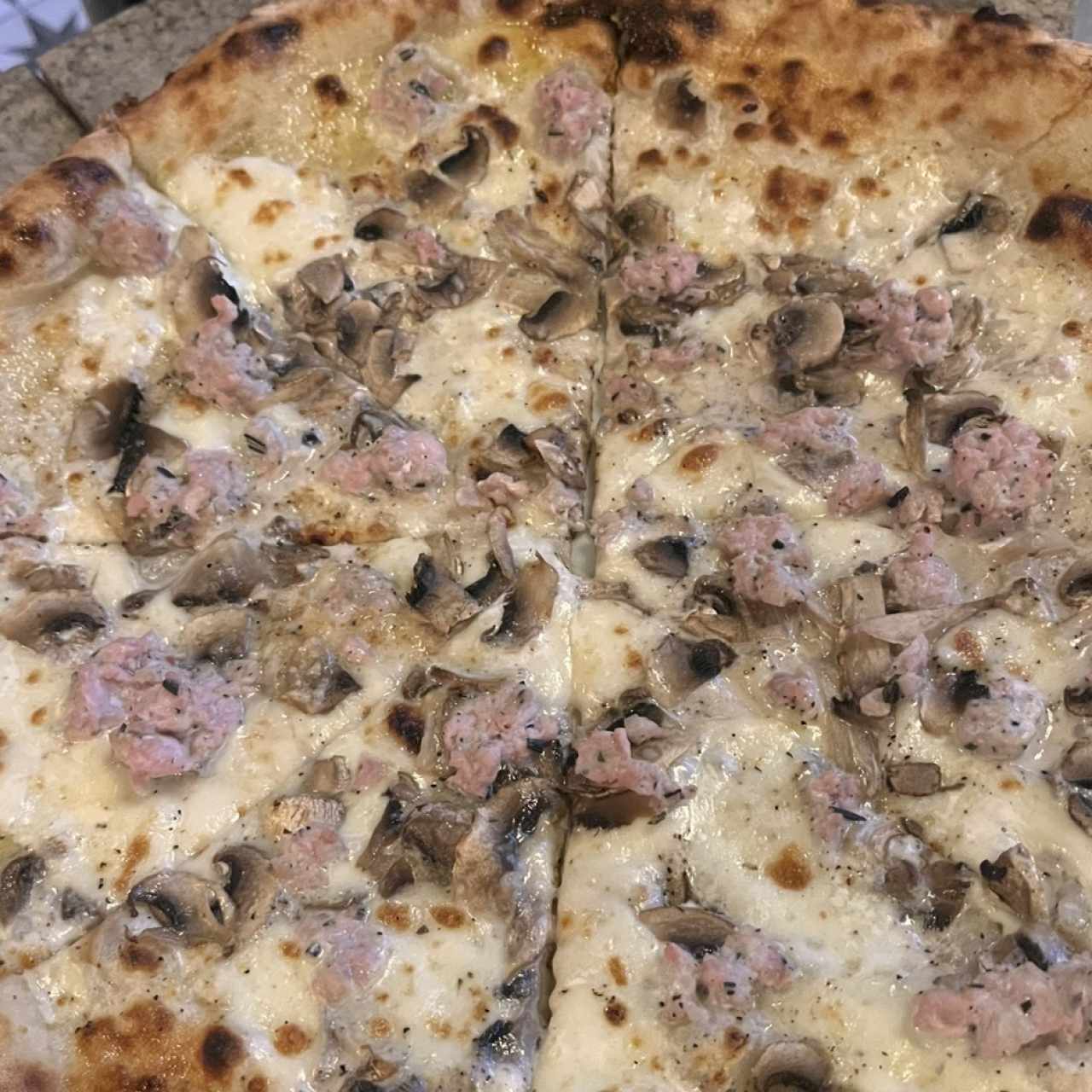 Pizzas Blancas - Salsiccia e Funghi