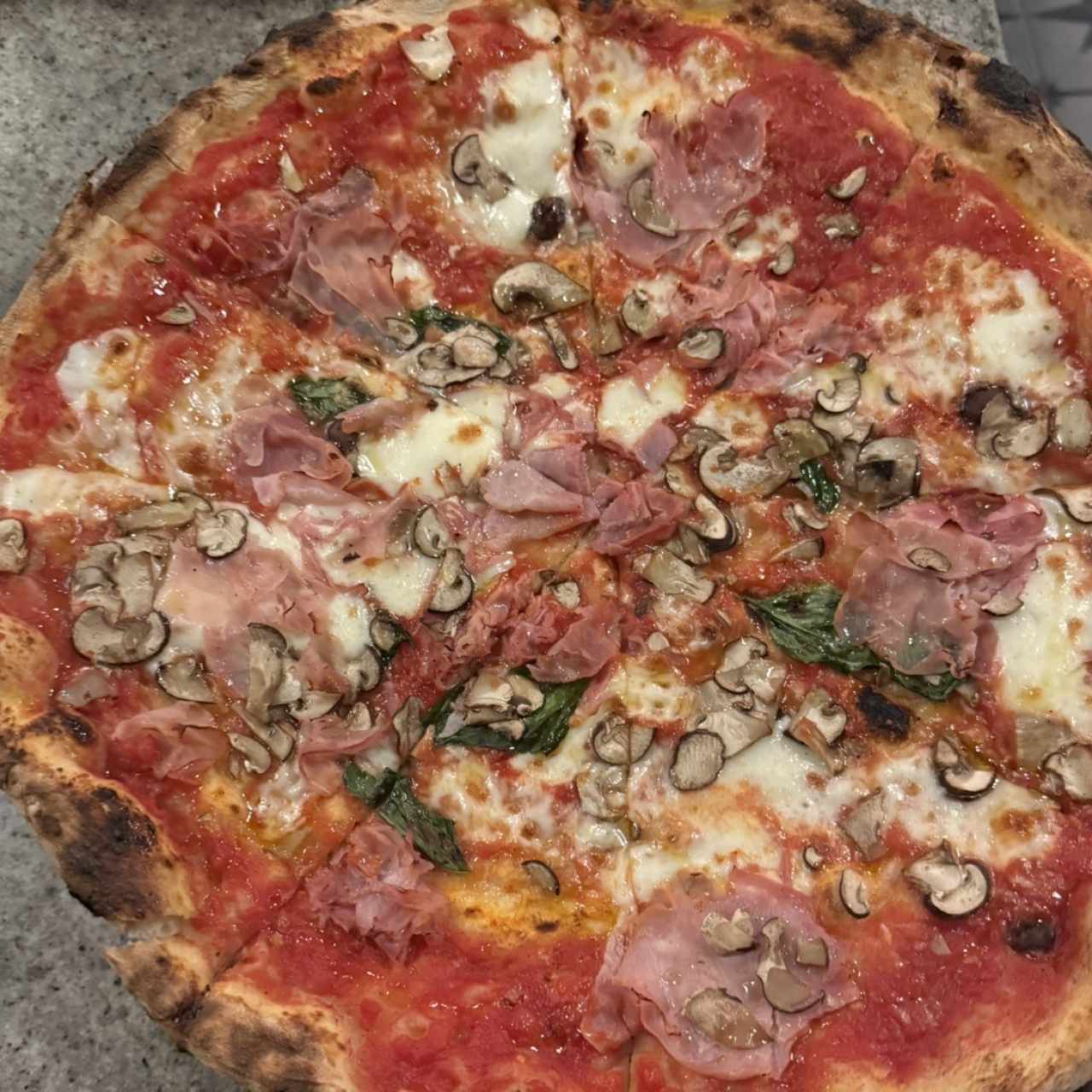Pizzas Rojas - Cotto e Funghi