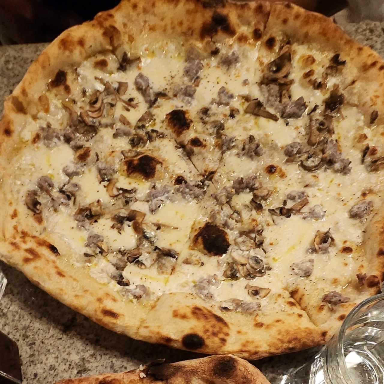 Pizzas Blancas - Salsiccia e Funghi
