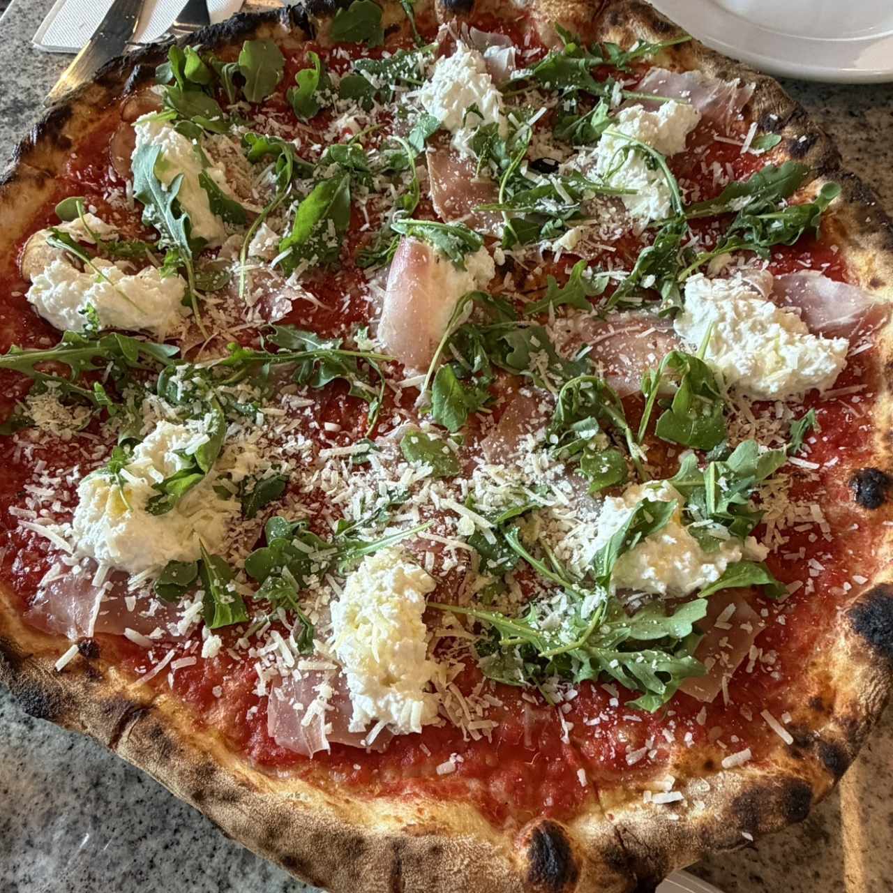 Pizzas Rojas - Speck e Stracciatella