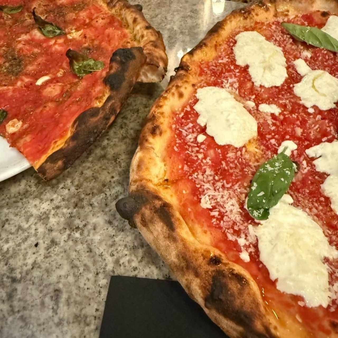 Pizzas Rojas - Margherita con Búfala