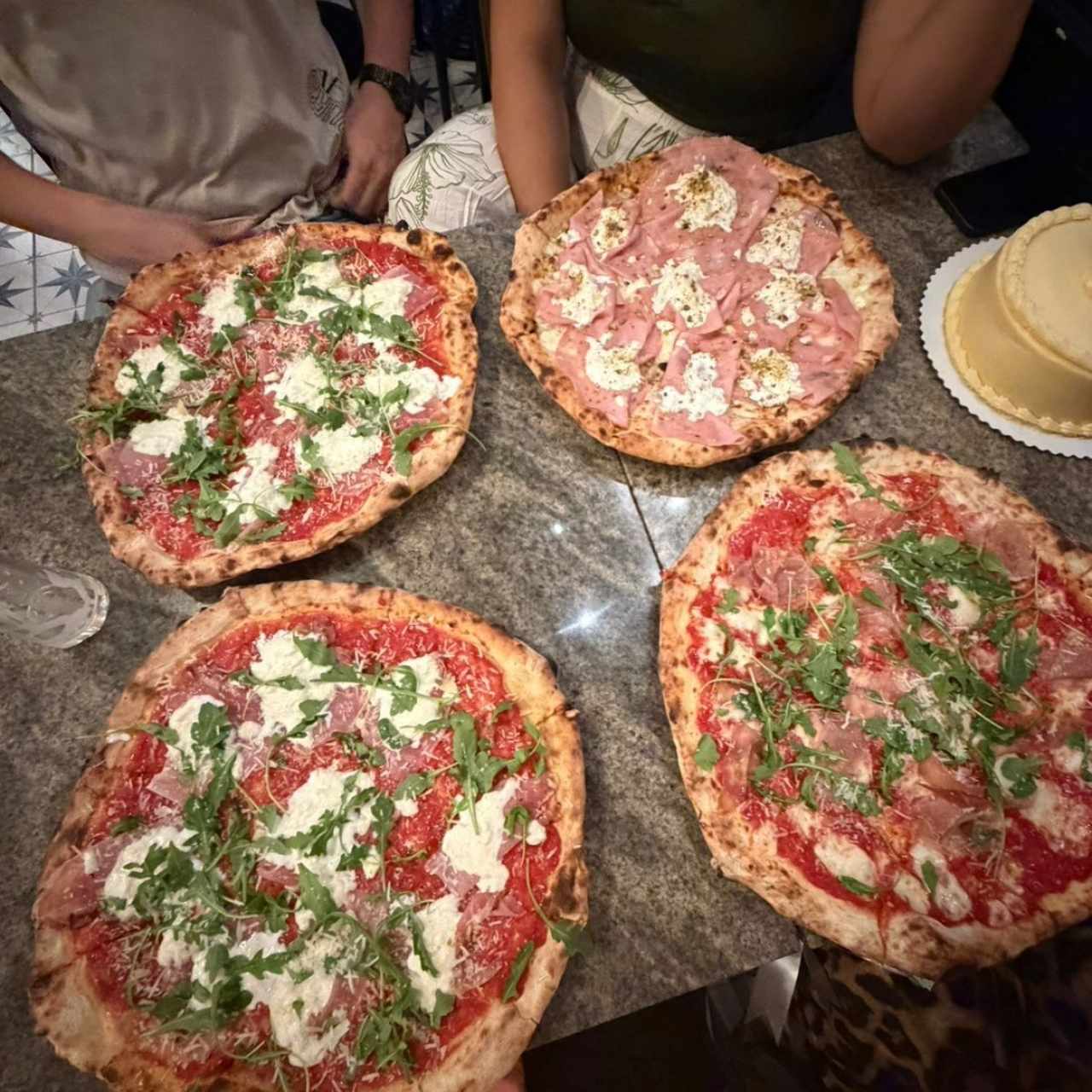 Pizzas Rojas - Speck e Stracciatella