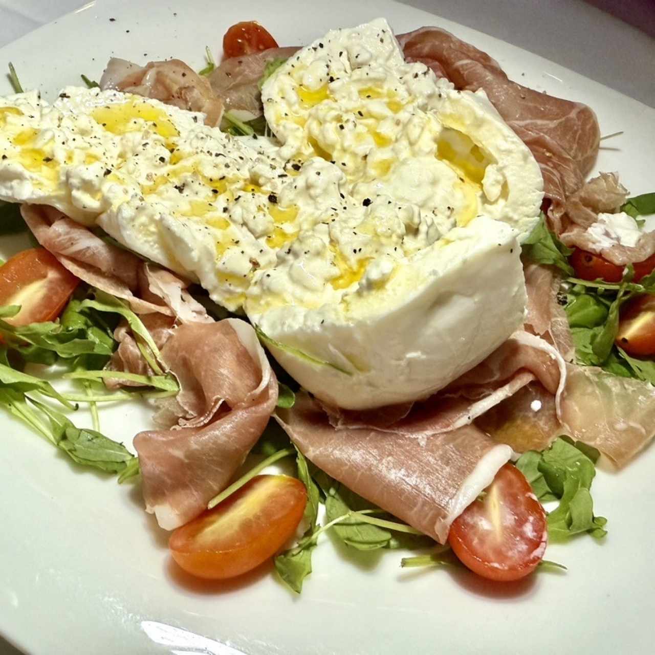 Antipasti - Burrata con Prosciutto