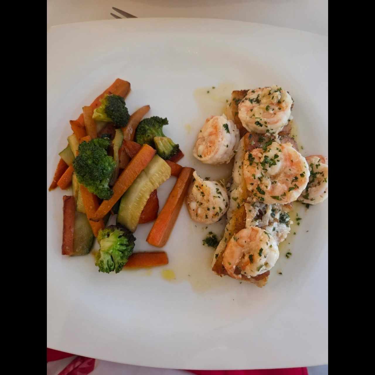 Secondi Piatti - Corvina con Gamberetti