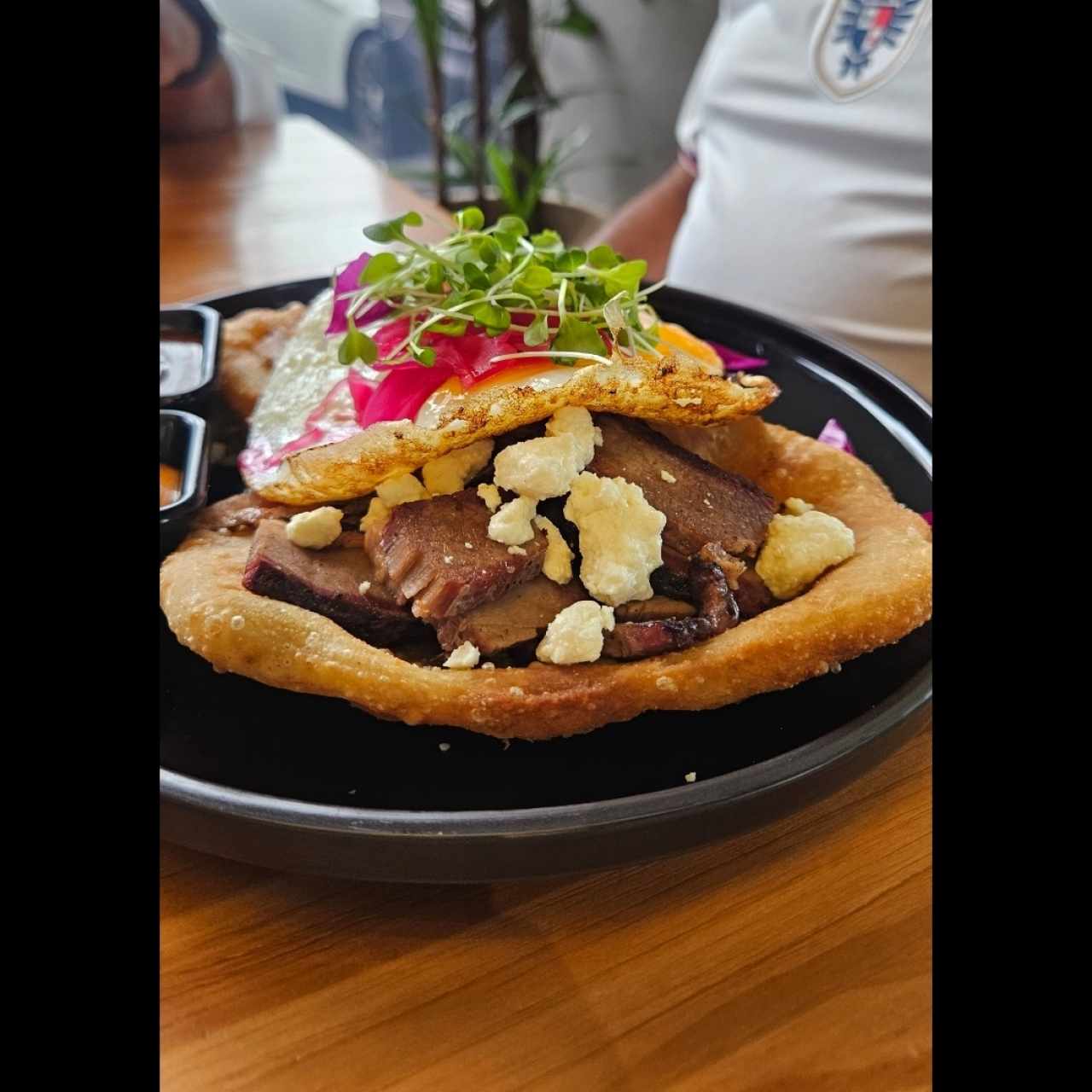 HOJALDRA BRISKET AL ESTILO AU CHEVAL