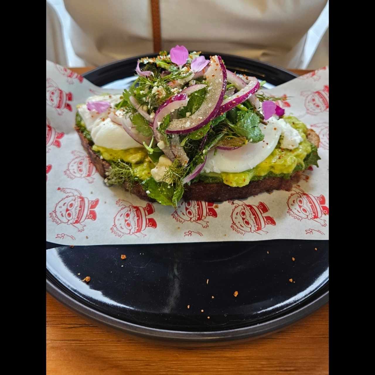 TOSTADAS + DULCES - MIDORI AVO TOAST