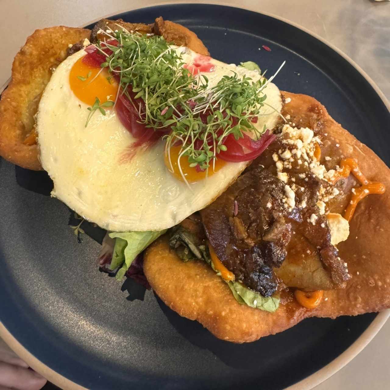 HOJALDRA BRISKET AL ESTILO AU CHEVAL