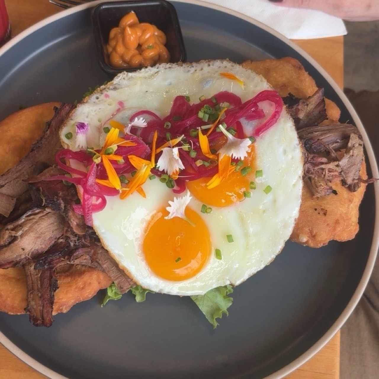 HOJALDRA BRISKET AL ESTILO AU CHEVAL