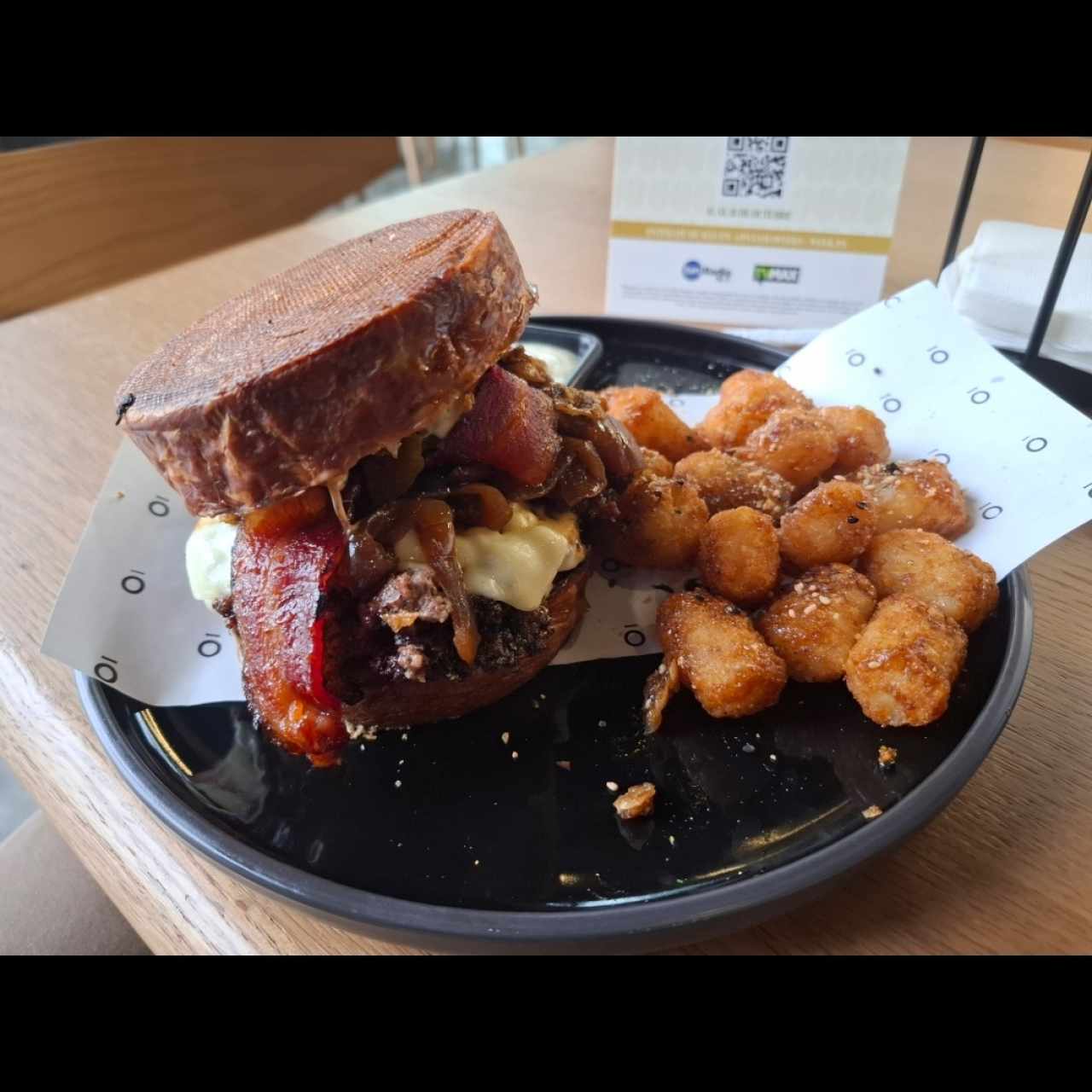SANDOS + BURGUERS - SHAISHO BURGER