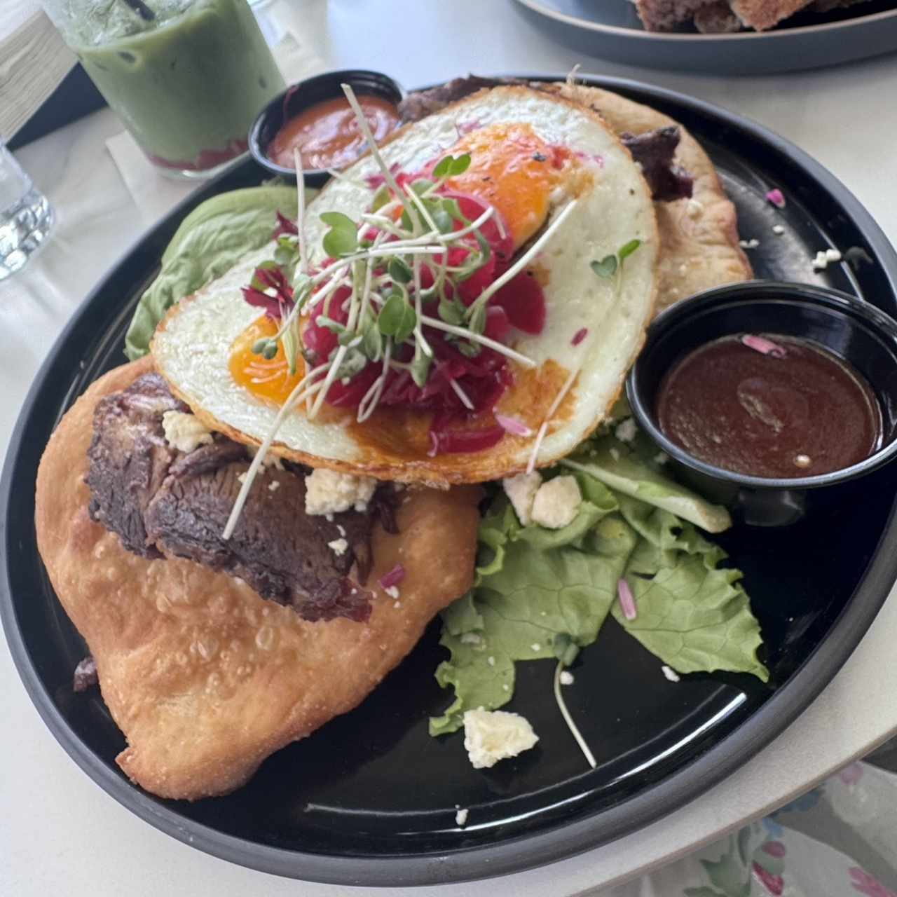 HOJALDRA BRISKET AL ESTILO AU CHEVAL