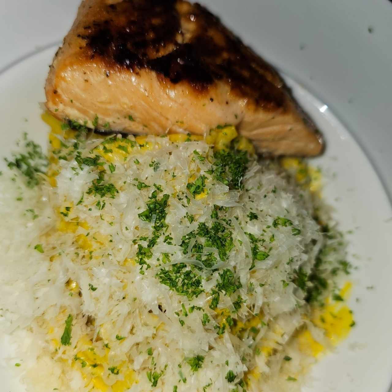 PLATOS FUERTES - Salmón Urano