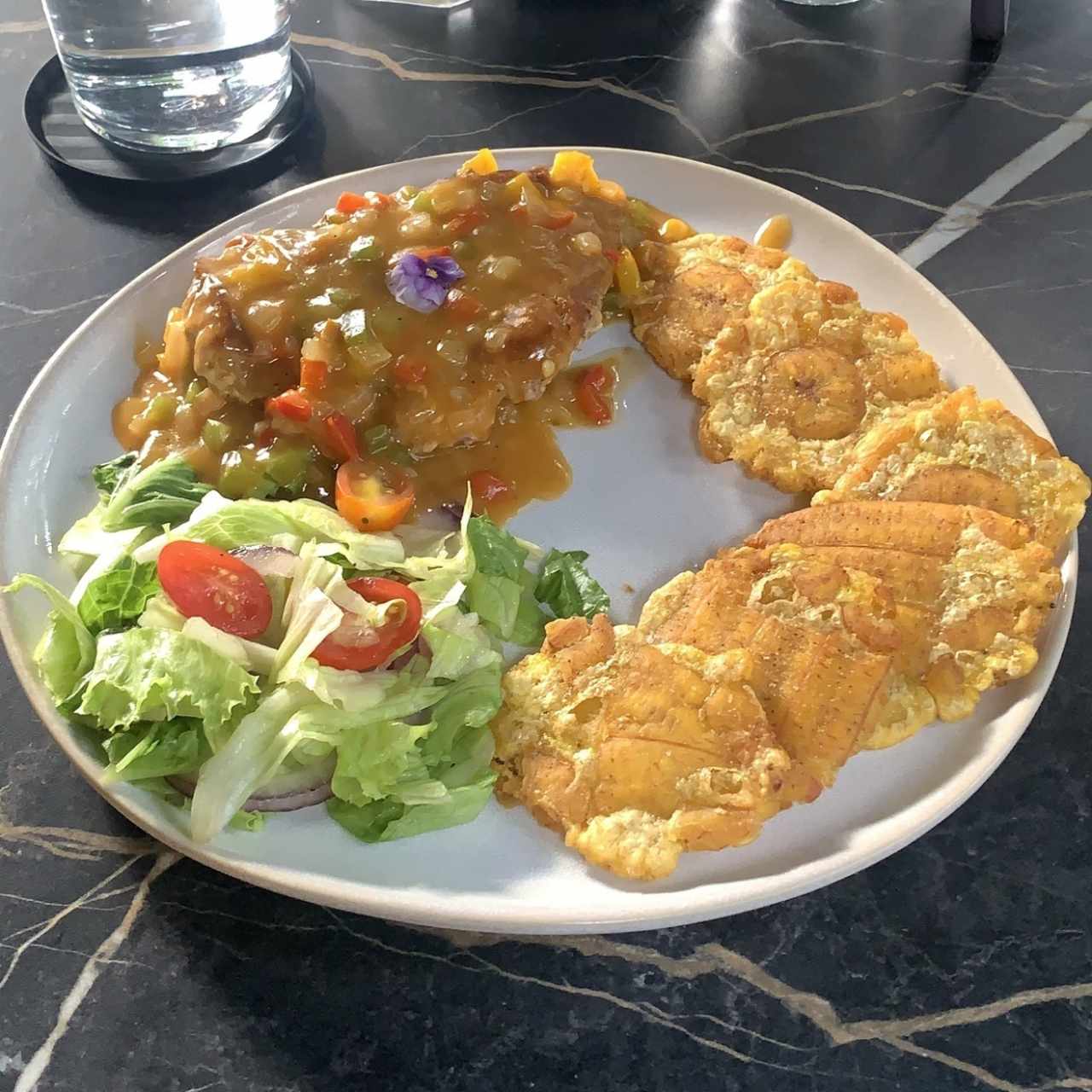 Covina al ajillo.  Bien lograda