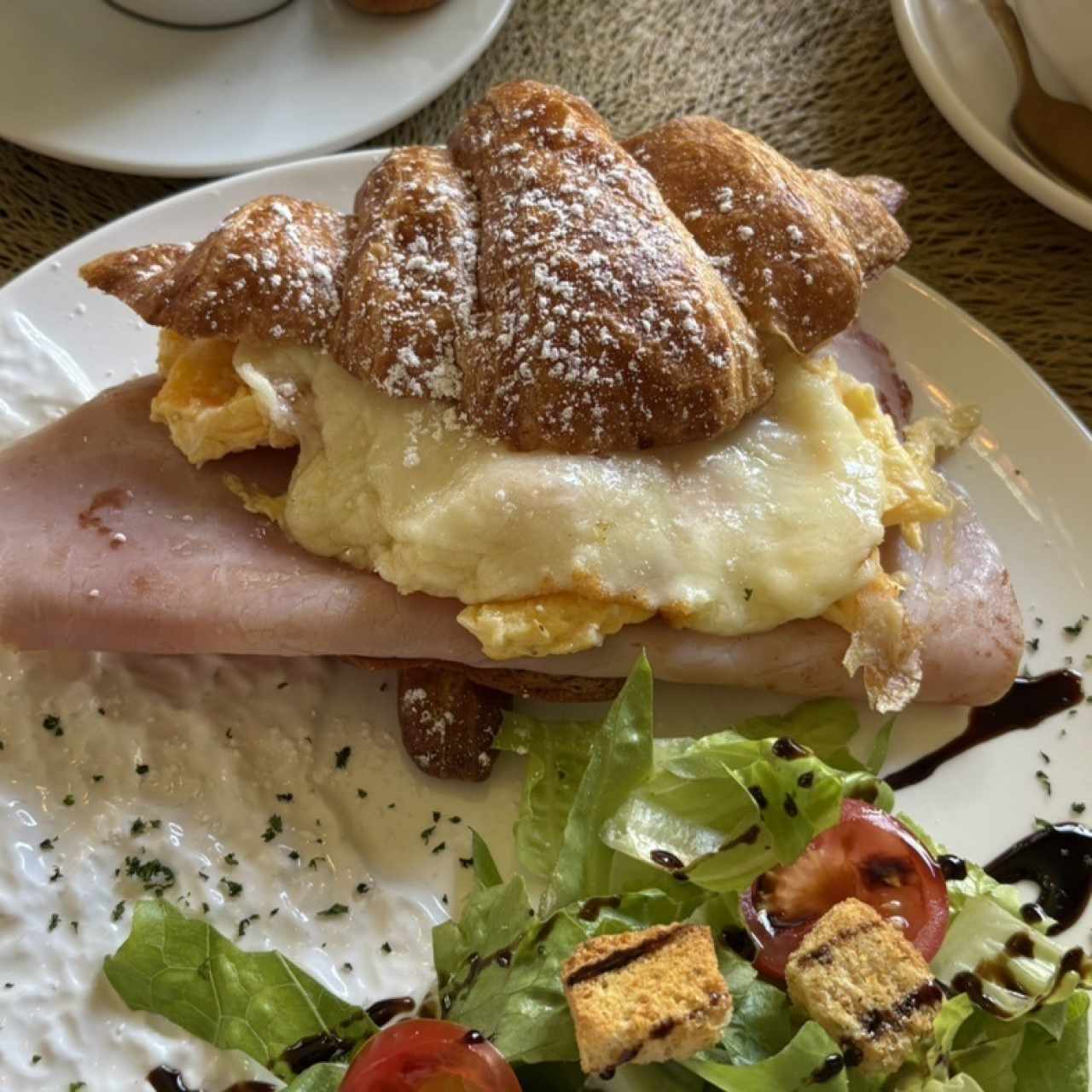 Croissant - Croissant American Breakfast