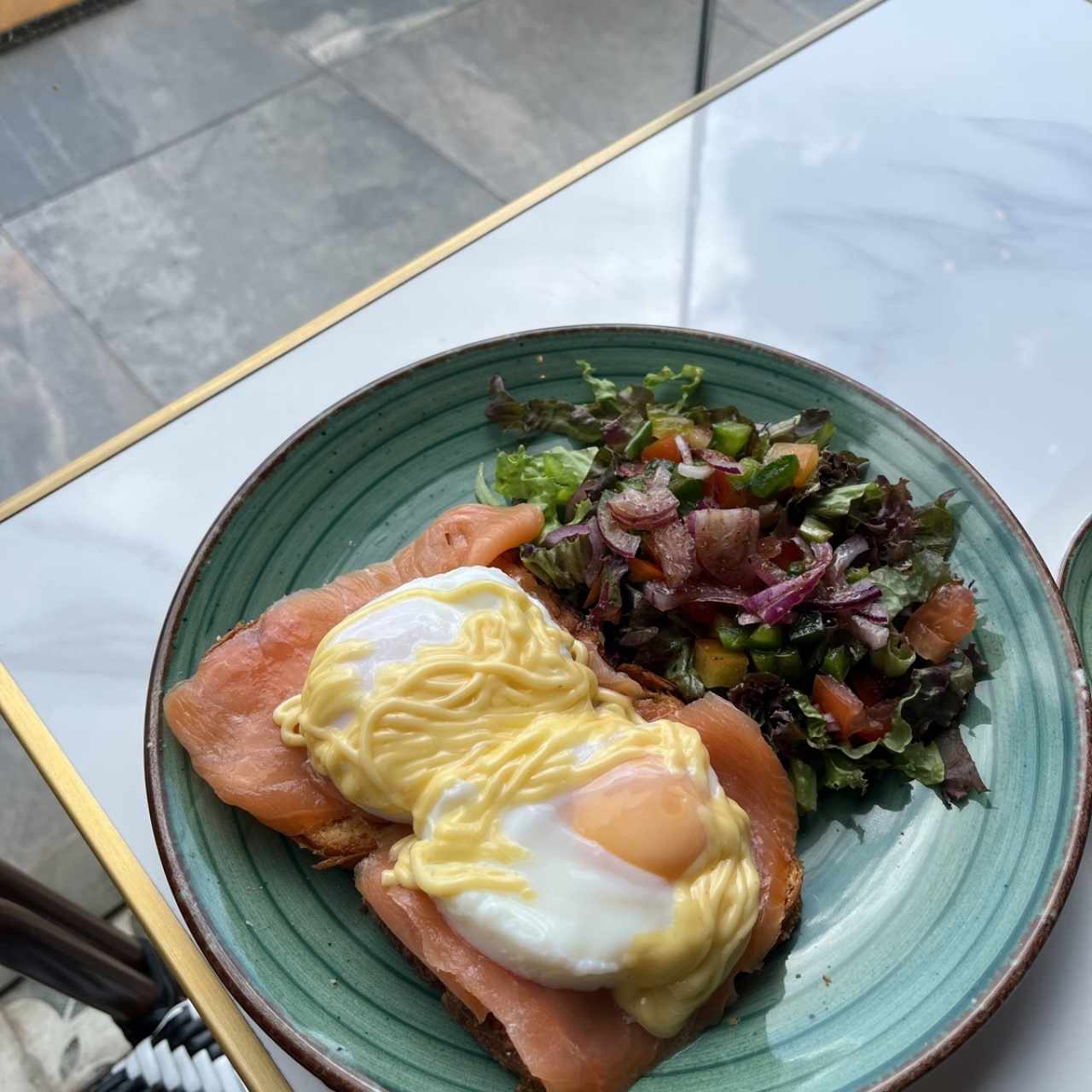 Huevos Benedictinos de Pavo o de Salmón