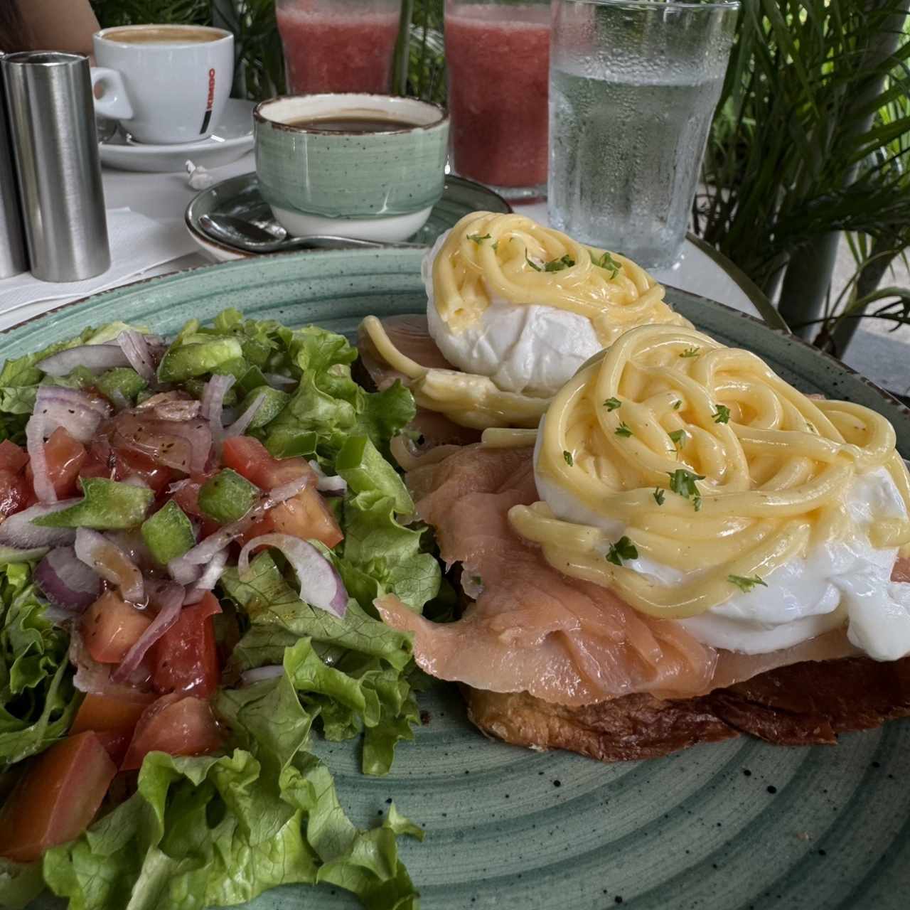 Huevos Benedictinos de Pavo o de Salmón