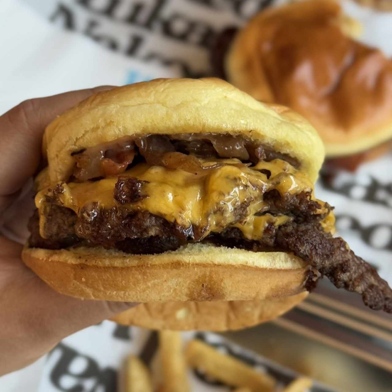 The Burgers - Cheesy B